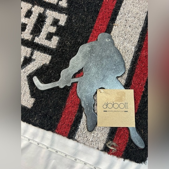 Heavy Duty Coir Doormat w/ Metallic Hockey Player - Picture 9 of 13